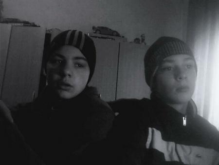 LES DEUX LARSCARES